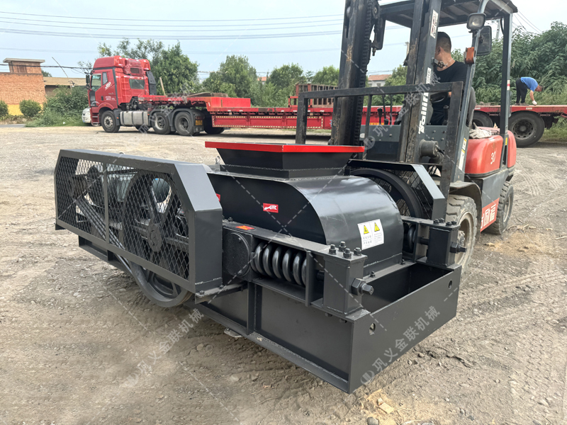 煤矸石破碎專家：狼牙破碎機(jī)在固廢處理中的有哪些獨(dú)特優(yōu)勢(shì)？