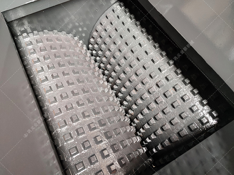 建筑垃圾處理為何首先選擇雙齒輥破碎機(jī)？這3個(gè)優(yōu)勢(shì)太明顯！